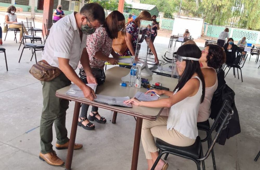 Desde hoy y hasta el jueves próximo se concursarán cargos en el nivel primario. Foto prensa Gobierno.