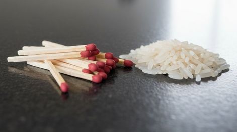 Por qué recomiendan juntar fósforos con arroz y para qué sirve