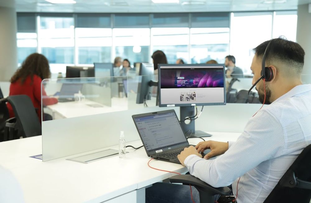 Telecom ofrece puestos de trabajo para su programa Level Up