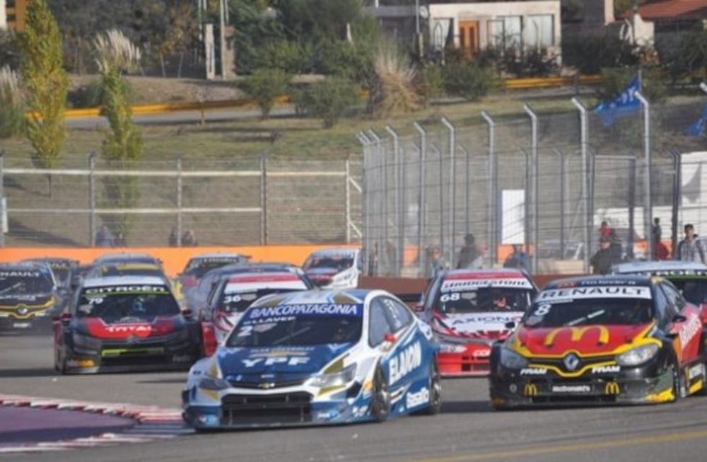 Con Chapur de candidato, Santero asomó tercero en el TC 2000
