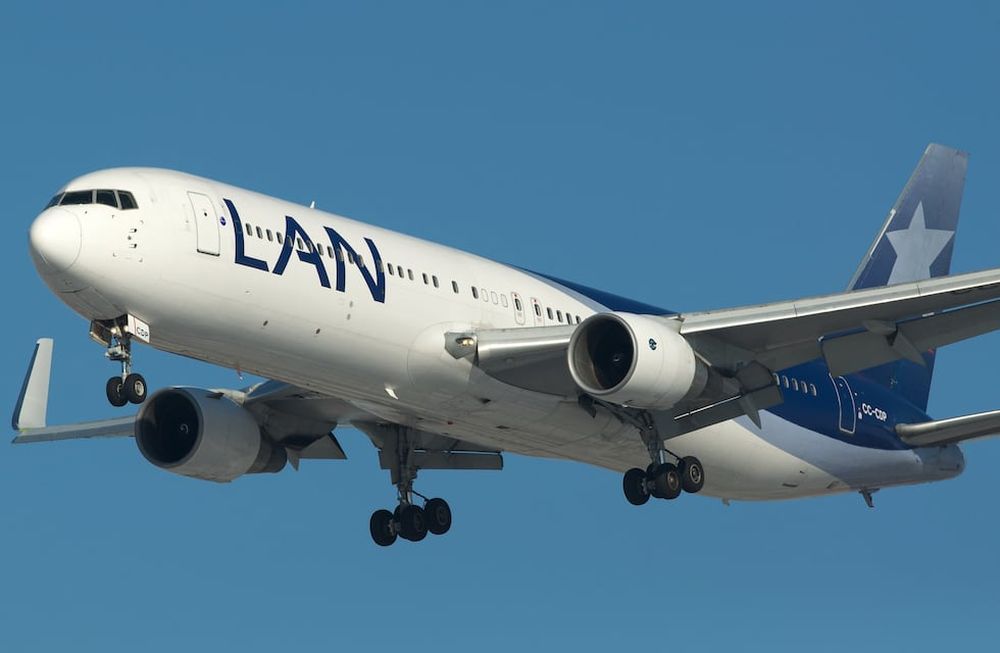 Lan Argentina cierra sus operaciones en el país.