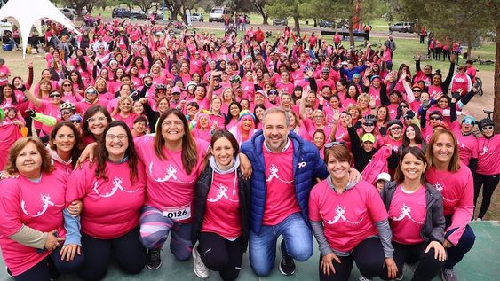 “Por ella, por mí, por todas”: la caminata en Maipú para concientizar sobre la lucha contra el cáncer de mama