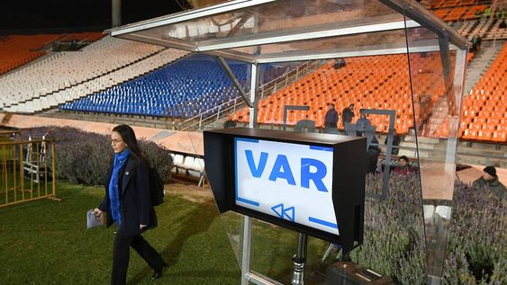 El VAR ya estuvo en el Malvinas Argentinas por competencias internacionales. Ahora volverá en la Primera división, con el Tomba. / José Gutiérrez