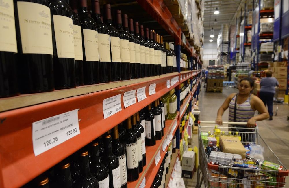 Es casi imposible que los consumidores puedan distinguir los productos y coartar el derecho a elegirlos con información certera. / Archivo