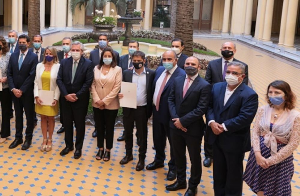 La primera conclusión que se observa de los 24 firmantes es que, en muchos casos, dejaron atrás sus compromisos de las recientes elecciones, cuando prometieron no subir los tributos.