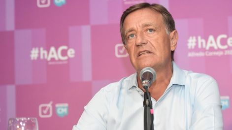 El gobernador Rodolfo Suarez anunció la creación de una empresa estatal que promoverá las inversiones en la exploración minera. Foto: Mariana Villa / Los Andes