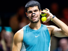 La consagración de Jannik Sinner en el Masters 1.000 de Miami le permitió recortar varios puntos con respecto a Carlos Alcaraz y la pelea por ser el mejor tenista del mundo está al rojo vivo. La consagración de Jannik Sinner en el Masters 1.000 de Miami le permitió recortar varios puntos con respecto a Carlos Alcaraz y la pelea por ser el mejor tenista del mundo está al rojo vivo.