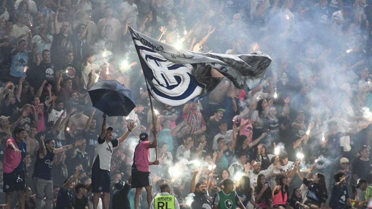 Sin 'trapitos' ni micros para los barras: 300 policías custodiarán el clásico del parque entre Independiente y Gimnasia