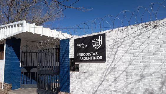 La escuela Periodistas Argentinos prepara una puesta teatral con sonidos, canciones y escenas que recrearán los principales acontecimientos de sus 100 años de historia.