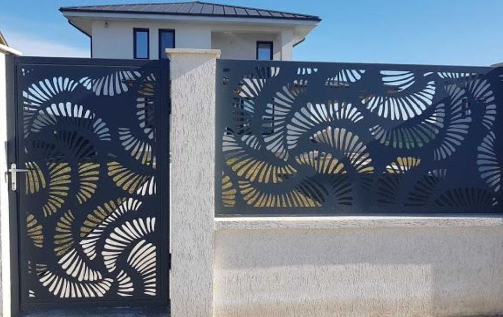 Este material es tendencia porque convierte el frente de la casa en una pieza de diseño propia, creando un impacto visual contemporáneo y equilibrado.