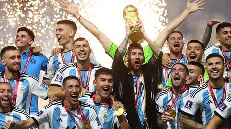 Los campeones del mundo no contarán con el Papu Gómez en los festejos por el Mundial Qatar 2022. / archivo