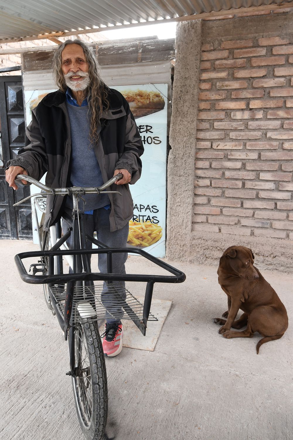 Martín vendedor ambulante conocido como Jesús del Parque Tincho o Maní.