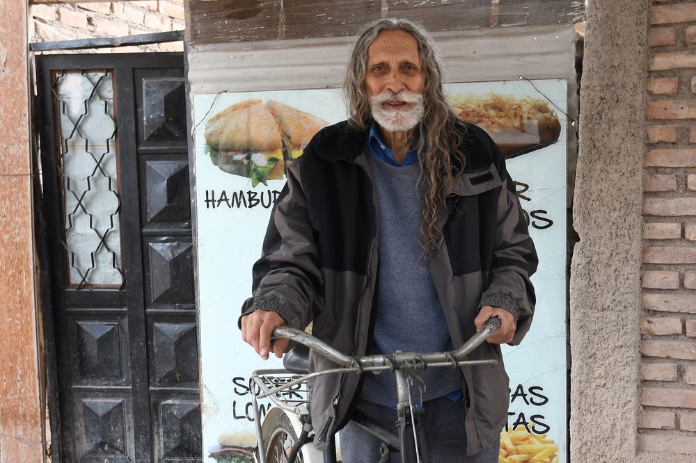 Martín vendedor ambulante conocido como Jesús del Parque Tincho o Maní.
