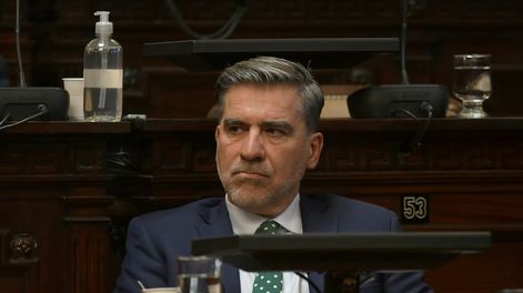 16 marzo 2022 Mendoza PolíticasEn la Legislatura Provincial, en la Cámara de Diputados se desarrolla en su sesión habitual instaurar en Mendoza la boleta única. La propuesta impulsada por el Ejecutivo, es similar el modelo cordobés, en donde en una misma boleta se encuentran todos los cargos disponibles. El elector, en ese caso, marca con una cruz su preferencia en un mismo papel con la opción de lista completa.Mario Vadillo Foto: Orlando Pelichotti/ Los Andes