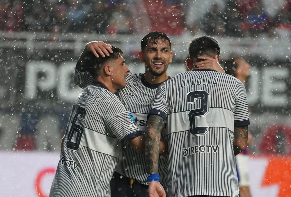 Bajo un diluvio, Boca derrotó 2-0 a San Lorenzo en el clásico. Goles: Lozano y Merentiel.&nbsp;