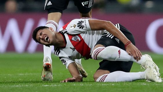 Malas noticias para el Muñeco Gallardo: Exequiel Palacios se fracturó el peroné