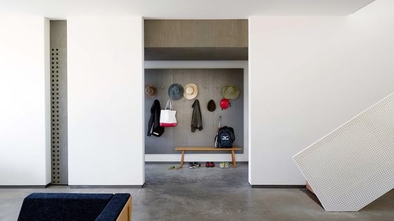 Superpuestas, empotradas y flotantes: ¿qué tipos de molduras existen?