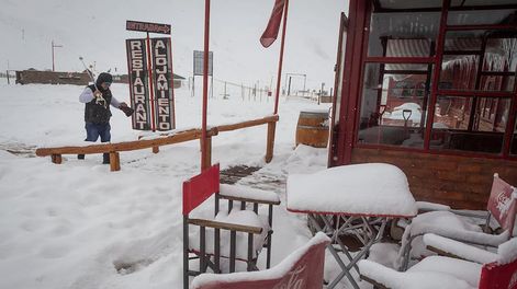 Los Andes | Penitentes con nieve, una imagen que esperan que se repita este invierno. El centro invernal sería concesionado por seis meses y reabriría este año. / Foto: Ignacio Blanco
