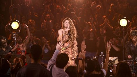 Shakira cantó Antología en el programa de Jimmy Fallon