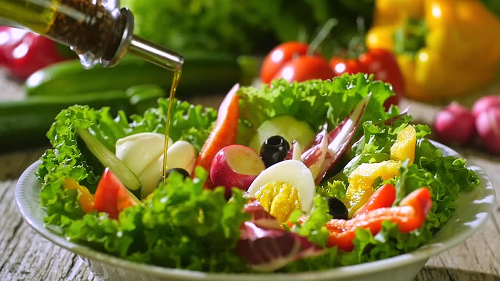 Qu&eacute; es el colesterol bueno y c&oacute;mo aumentarlo con un alimento que ten&eacute;s en casa