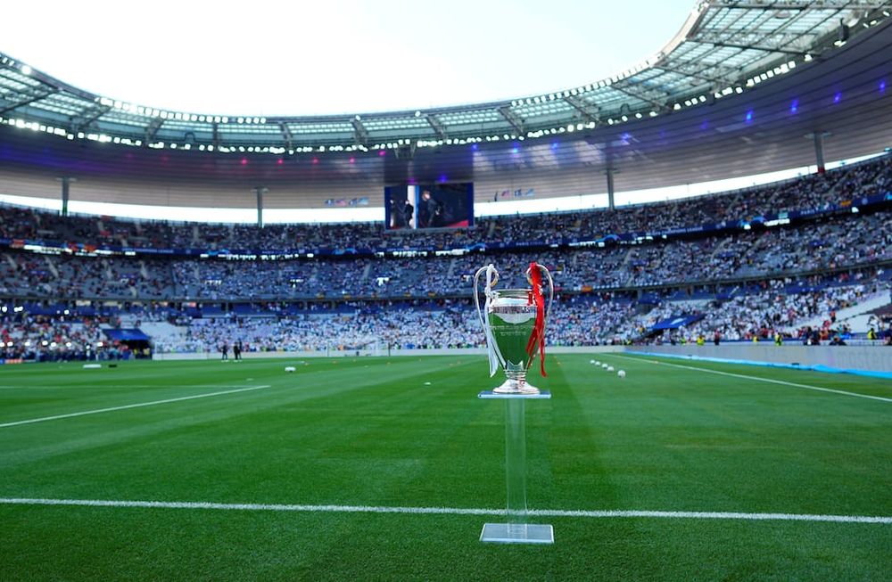 El trofeo de la Champions League en el estadio de París en la última gran final que animaron Real Madrid y Liverpool. / Gentileza.