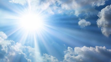 Hay multiplicidad de expresiones que derivan de la combinación de cielo, nubes y sol.