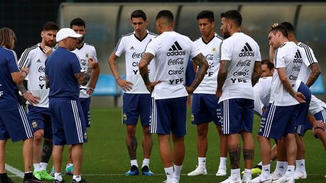 Sampaoli probó con el equipo que debutaría ante Islandia