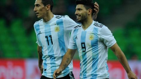 Los chicos se divierten: el video viral de Agüero y Di María en Barcelona