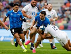 Mateo Carreras y Gonzalo García en una escena del partido entre Argentina e Inglaterra jugado en Santiago del Estero