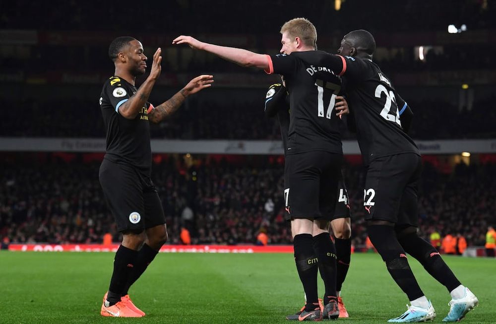 Manchester City venció al Arsenal y sigue la estela del Liverpool