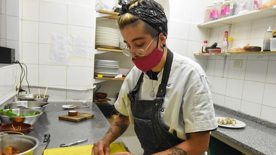 Según dicen los que saben, se pueden incorporar muchas innovaciones en la preparación de sushi. Así como algunos han llegado a sumarles asado, Corina apuesta a la versión vegana: sin pescado.