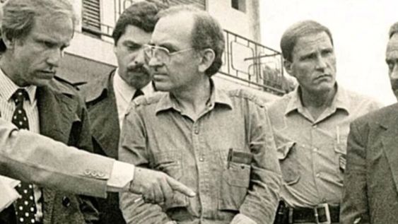 La historia detrás de la foto de Alberto Fernández con un socio del clan Puccio La historia detrás de la foto de Alberto Fernández con un socio del clan Puccio