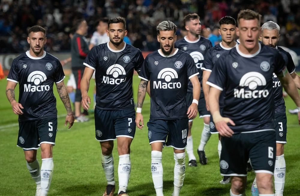 Independiente Rivadavia perdió 2-0 con Brown de Adrogué  y quedó tercero en la Zona B de la Primera Nacional. Foto: Ignacio Blanco / Los Andes.