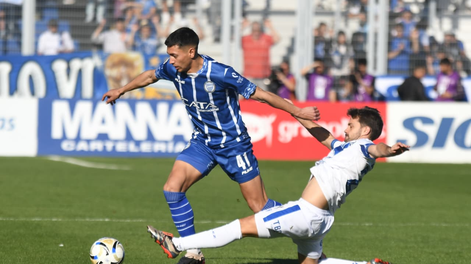 Con goles de Mendoza (en contra) y Carrizo de tiro libre, El Fortín le gana al Tomba en renovado Gambarte.