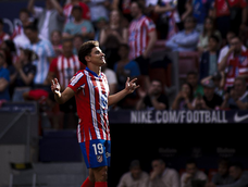 El espectacular gol de tiro libre de Julián Álvarez fue el primero de la tarde, en la goleada del Atlético frente al Betis.&nbsp;