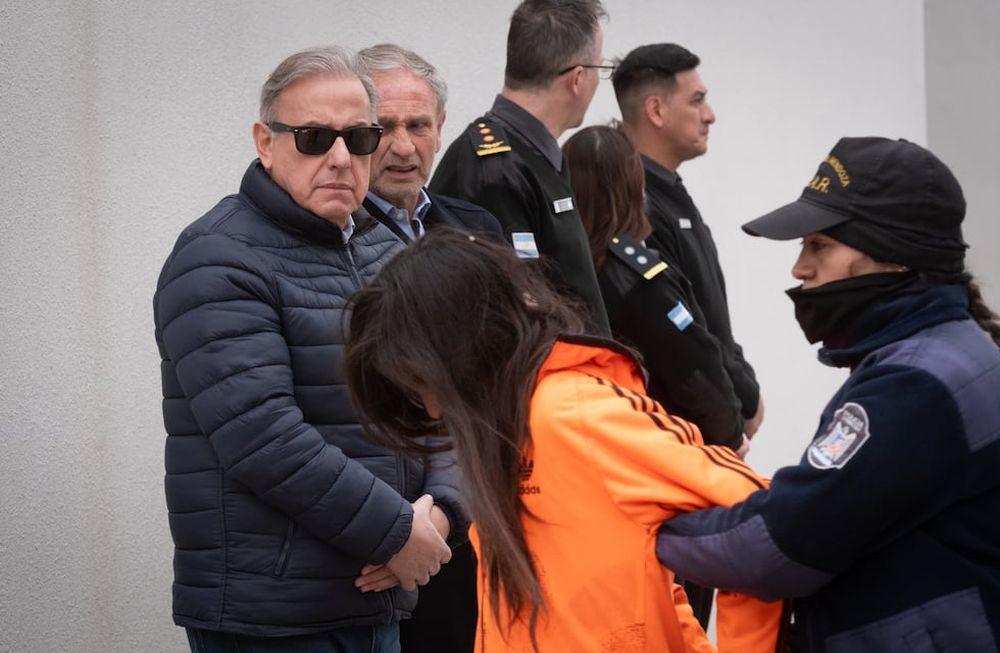 Imputaron y trasladaron al penal a los detenidos en los distintos intentos de saqueos que se produjeron en MendozaFoto: Ignacio Blanco / Los Andes