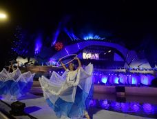 Uno de los cuadros del espectáculo “90 Cosechas de una misma cepa” en la Fiesta Nacional de la Vendimia. Uno de los cuadros del espectáculo “90 Cosechas de una misma cepa” en la Fiesta Nacional de la Vendimia.