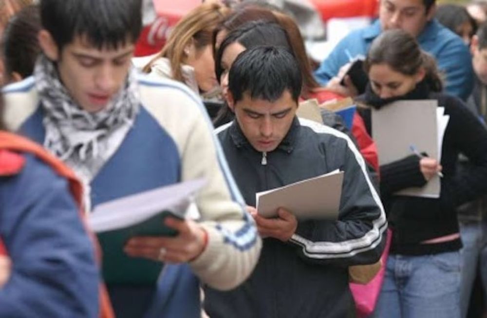 Búsqueda de empleo en Mendoza. Unas 6.700 personas se incorporaron al mercado laboral en un año.