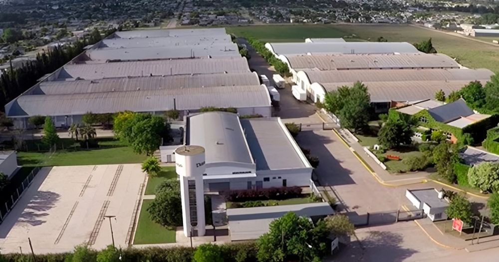 La fábrica que produce calzado para Nike y Adidas en el país anunció su cierre definitivo&nbsp;