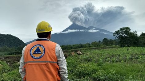 El volcán de Fuego de Guatemala entra en erupción por cuarta vez en el año