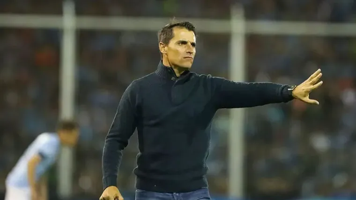 Gimnasia y Esgrima espera la decisión de Farré entre el Lobo y la Copa Libertadores