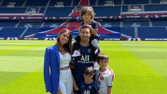 Leo Messi y su familia en Parque de los Príncipes, la casa del PSG. / Instagram Antonela Roccuzzo Leo Messi y su familia en Parque de los Príncipes, la casa del PSG. / Instagram Antonela Roccuzzo