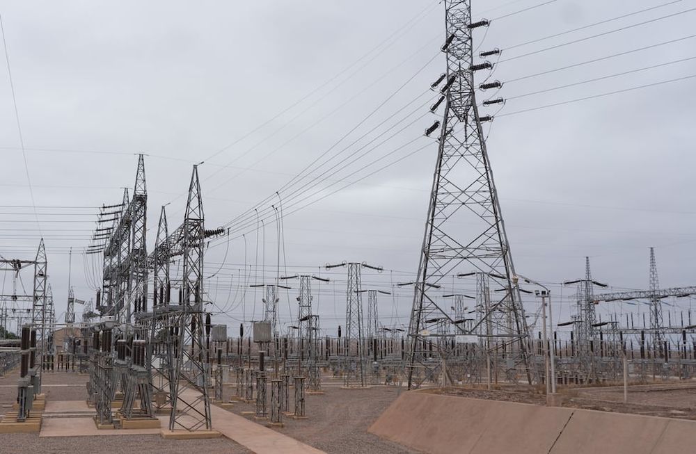 Con inversiones en generación y transporte, Mendoza casi alcanza el autoabastecimiento eléctrico. La línea de alta tensión de Cruz de Piedra. Foto: Prensa Mendoza
