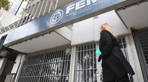 Frente del edificio de la Federación Económica de Mendoza, ubicado en calle Pedro Molina 471 de Ciudad Foto: José Gutierrez / Los Andes