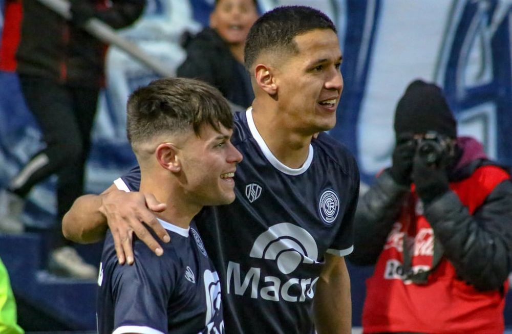 Alex Arce, intratable: dos goles y triunfazo ante Aldosivi. / Gentileza: Prensa CSIR.