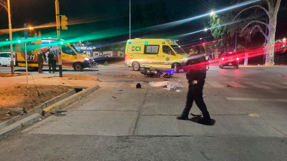Un motociclista murió tras chocar con una camioneta en Godoy Cruz.
