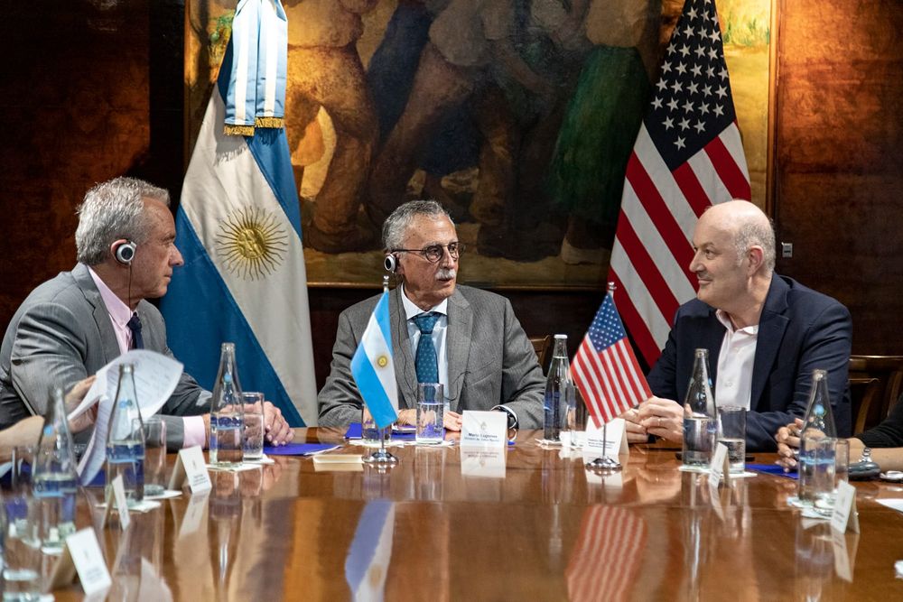 En ministro de Salud de la Nación, Mario Lugones, se reunió con el secretario de Salud estadounidense, Robert Kennedy Jr.
