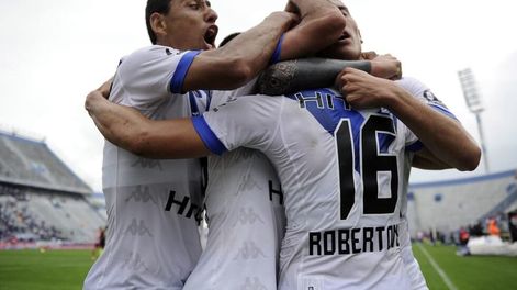 Vélez volvió al triunfo ante San Martín de Tucumán, un rival directo por la permanencia
