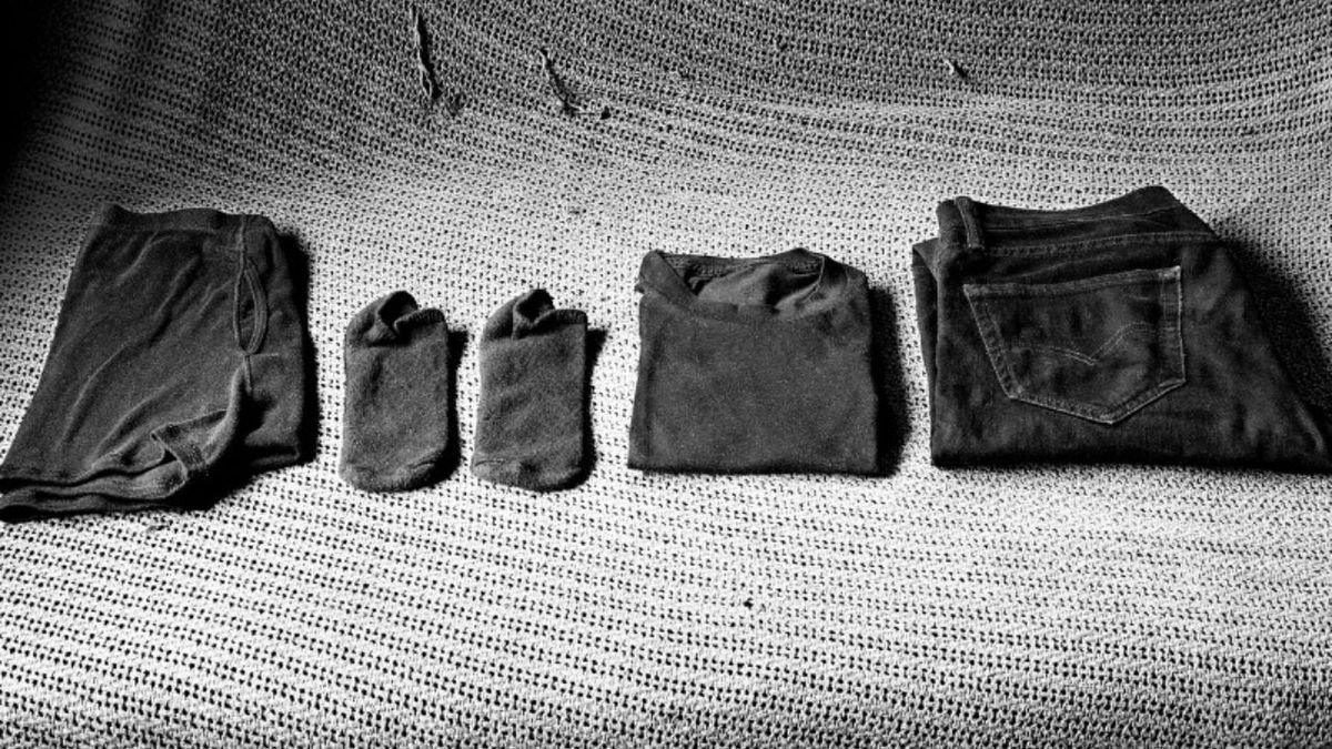 No es anilina: el ingrediente natural que mantiene la ropa negra como nueva por más tiempo