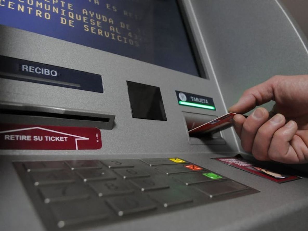 Reclaman cajeros automáticos en los distritos